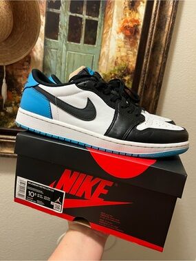 Jordan 1 Retro Low Powder Blue UNC sneakers